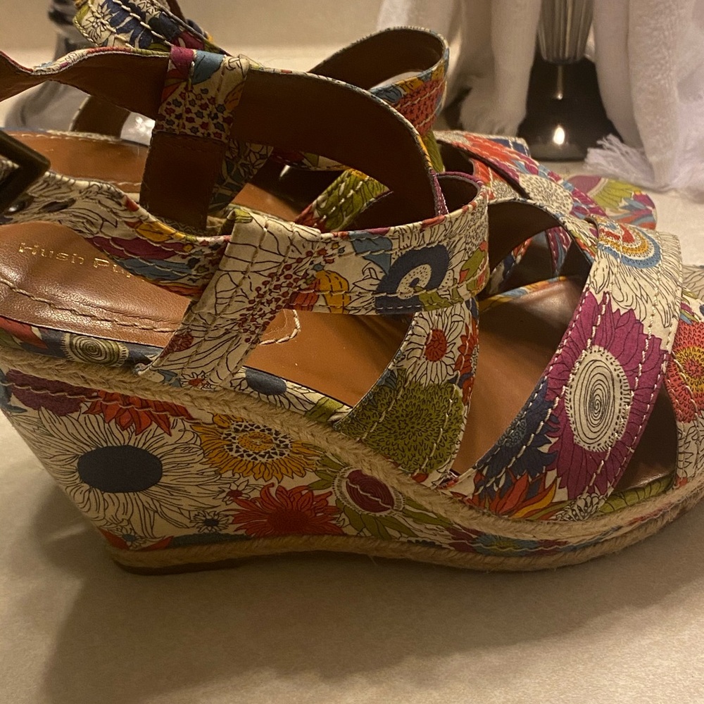 Shoes - Picture 3 of 6